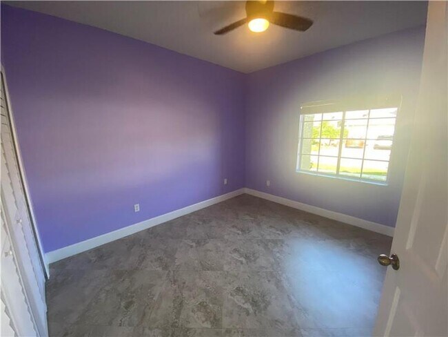 Building Photo - 327 SW 188th Terrace