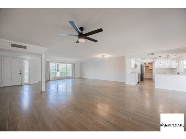 Building Photo - Stunning 3/2.5 Phoenix Home - Private Pool...