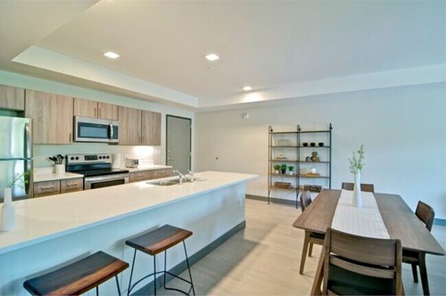 Building Photo - Live on Chattanooga's coveted Northshore!