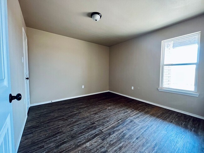 Building Photo - Brand New 3/2/1 In North Lubbock