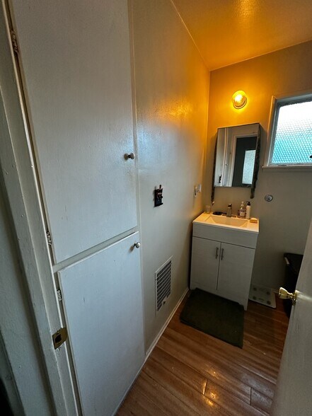 Bath cabinet sink - 309 N Hollywood Way