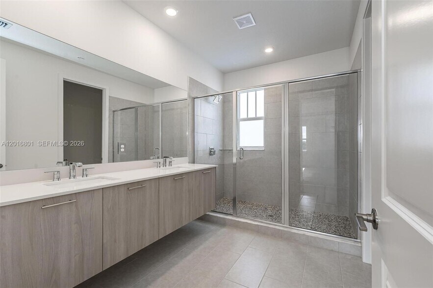 Building Photo - 4480 SW 122nd Ter