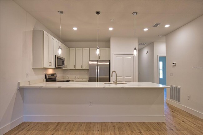 Building Photo - 289 Boundary Blvd