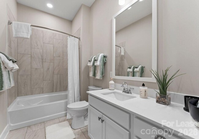 Building Photo - 1241 Columbia Cir