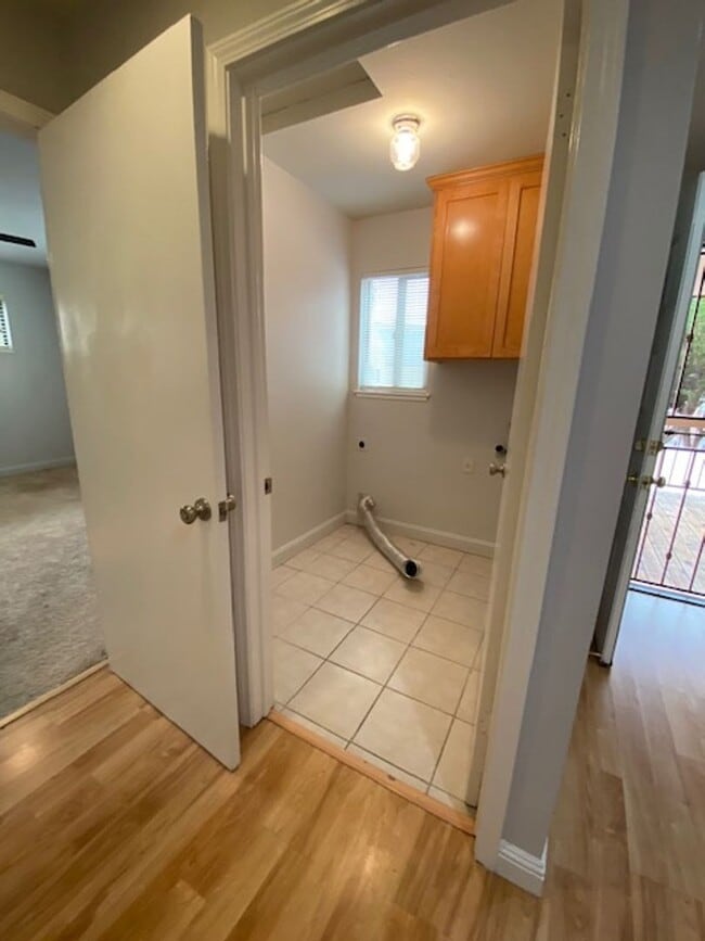 Building Photo - AVAILABLE NOW! Beautiful 2 Bedroom 2 Bath Condo in Citrus Heights!!!