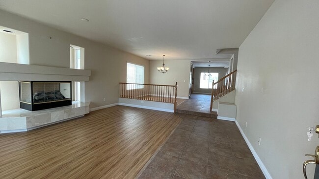 Building Photo - 2 STORY, 2,729 SQ FT HOME, 4 BEDROOMS, 3 BATHROOMS, A LOFT AND A 2 CAR GARAGE IN HENDERSON