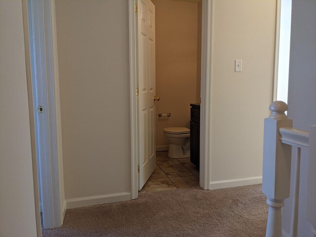 Building Photo - 3 Bedroom Townhouse For Rent in Charming Waynesboro, PA