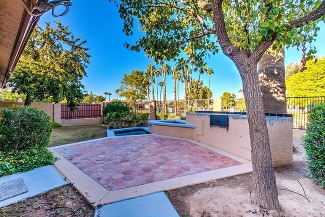 Building Photo - Charming South Chandler home with loft