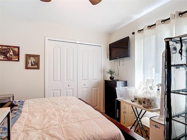 Building Photo - 263 Marker Rd