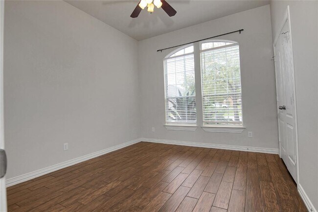 Building Photo - 3014 Brahman Dr