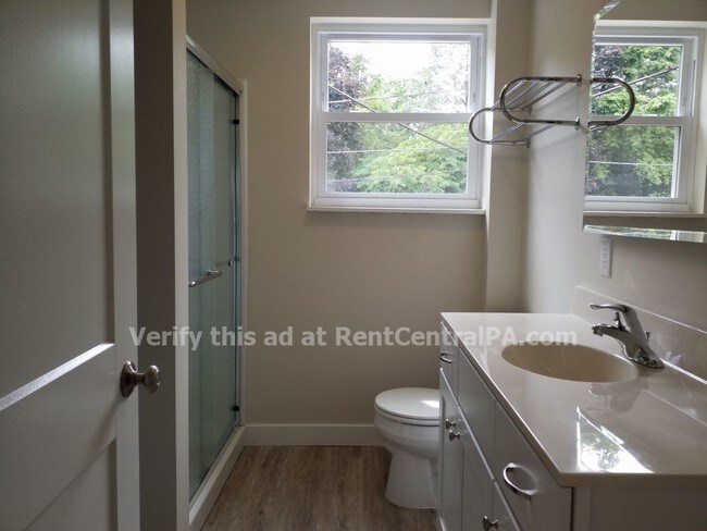 Building Photo - 412 S College St Apt 205
