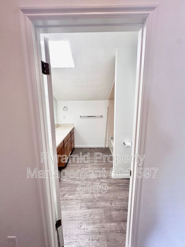 Building Photo - 1099 Shepard Ln