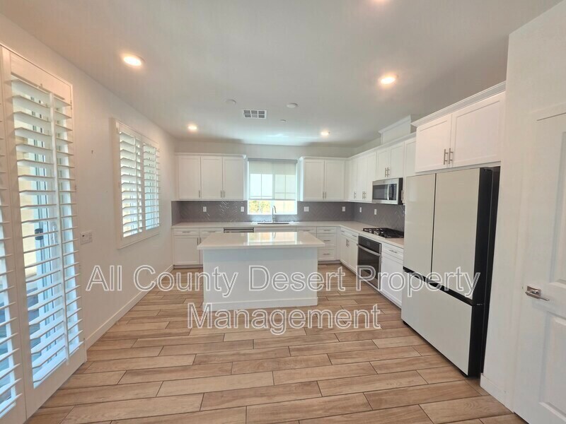 Building Photo - 73533 Granita Dr