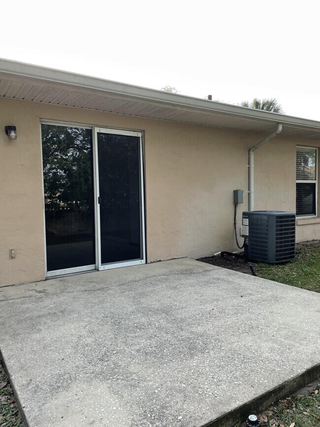 Building Photo - 2275 Granada Dr