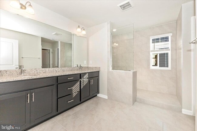 Building Photo - 461 Hanson St