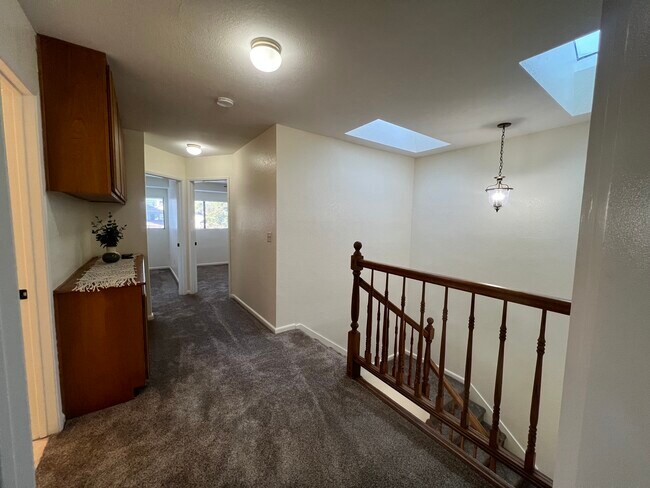Building Photo - 827 El Paso Ct