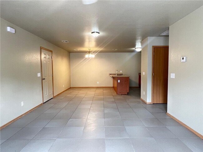 Building Photo - 1132 Remington Dr