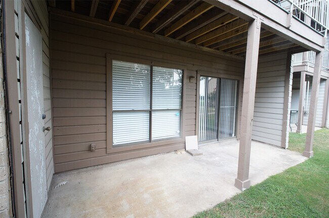Building Photo - 8581 Sands Point Dr