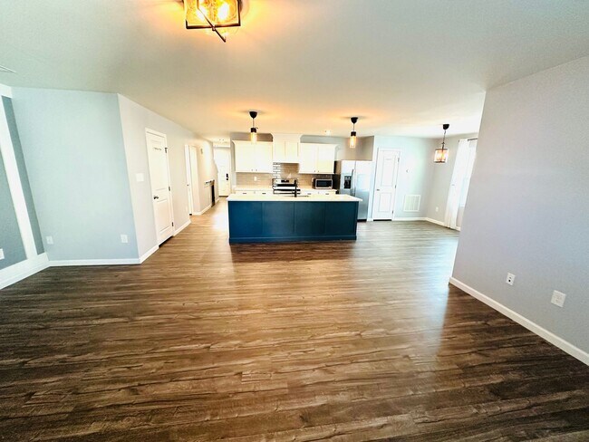 Building Photo - Come tour this beautiful home in MARQUIS HILLS!