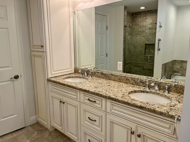 Building Photo - Lawton Lane Management