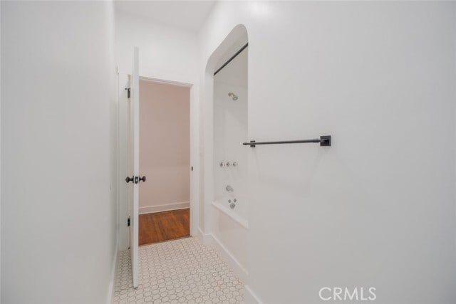 Building Photo - 418 N Hill Ave