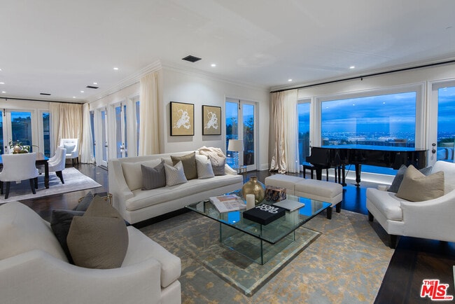 Building Photo - 980 Stradella Rd