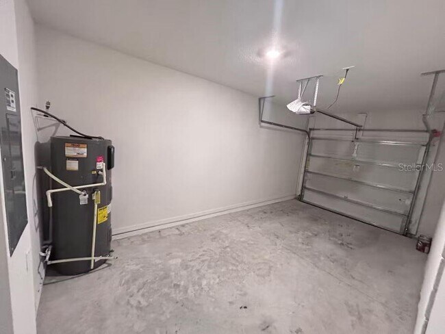 Building Photo - 746 Stoney Pointe Cir