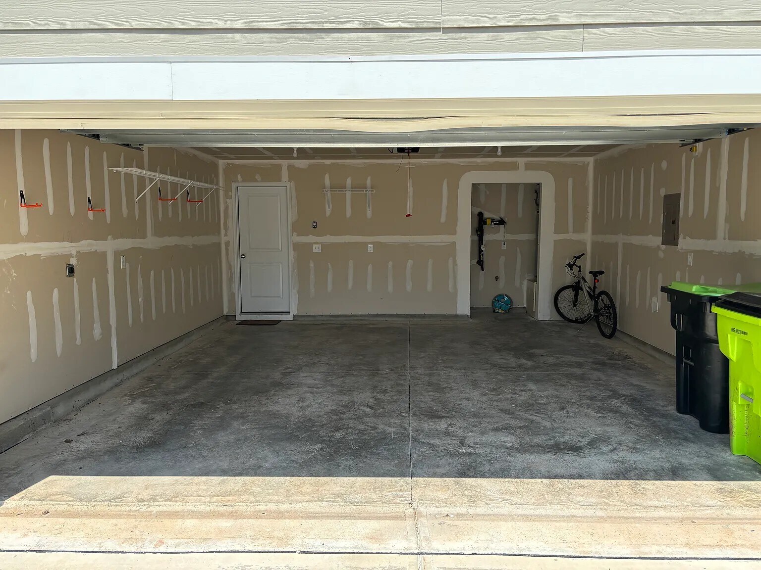 Building Photo - 1002 Kaya Ct