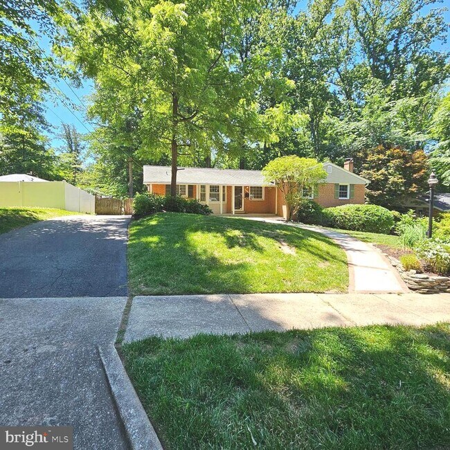 Building Photo - 8925 Falling Creek Ct