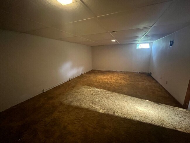 Building Photo - 2 bedroom in Wood River