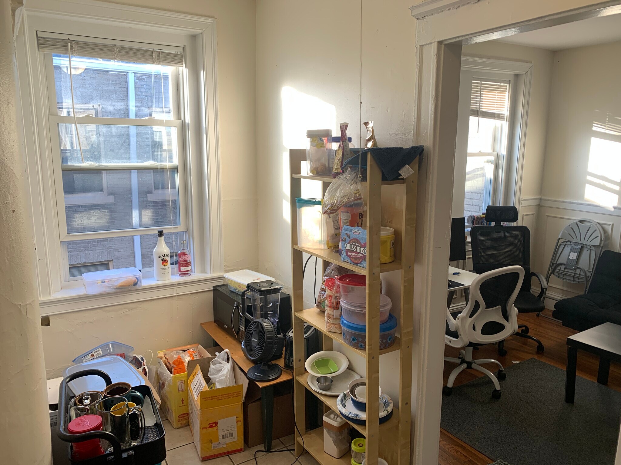 Building Photo - 245 Kelton St