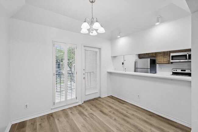 Building Photo - 3105 San Jacinto St