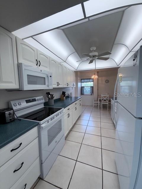 Building Photo - 19 Whispering Sands Dr