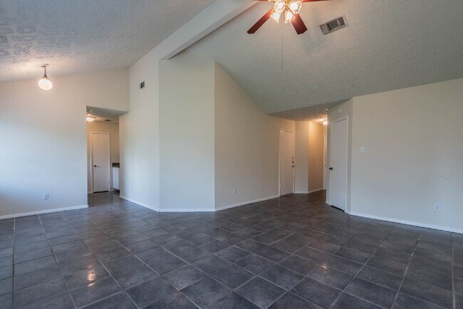 Building Photo - 8314 Poplar Ridge Ln