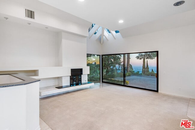 Building Photo - 7940 Vulcan Dr