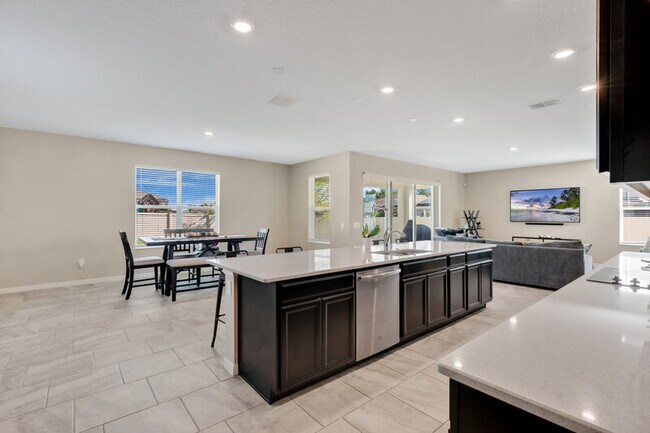 Building Photo - 4894 Knoll Ln