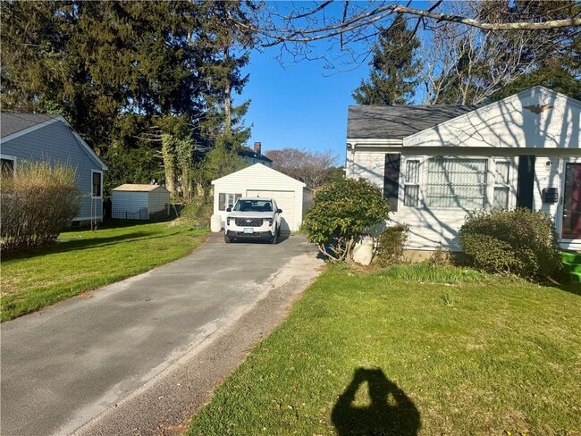 Building Photo - 3 Wood Rd