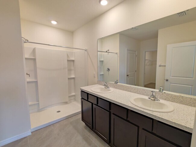 Building Photo - 8851 Bower Bass Cir