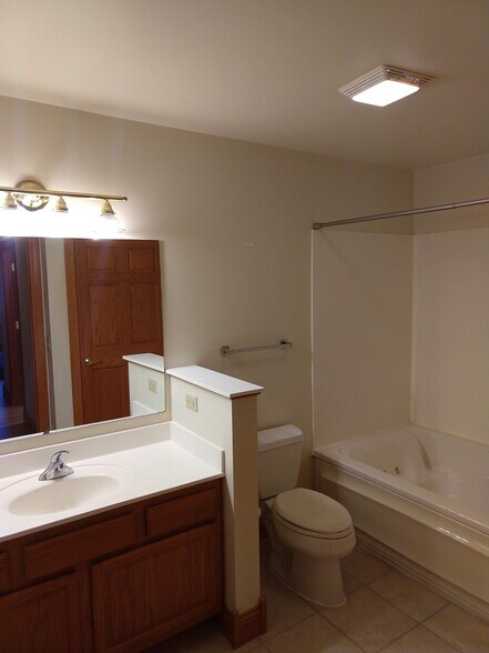 Building Photo - 360 W Washington Ave