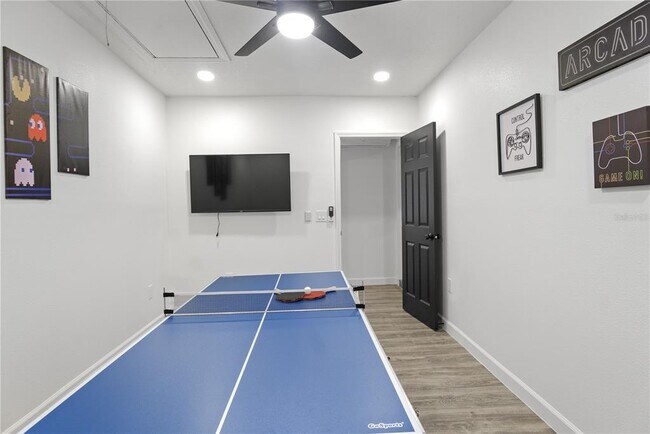 Building Photo - 2540 Albany Dr