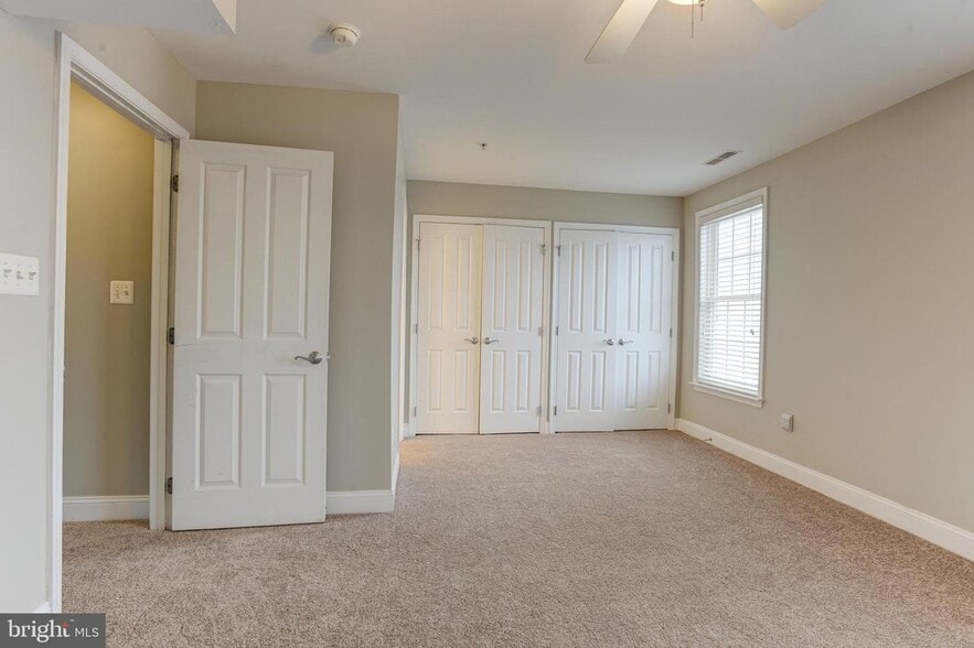 Building Photo - 833 Ramsay St