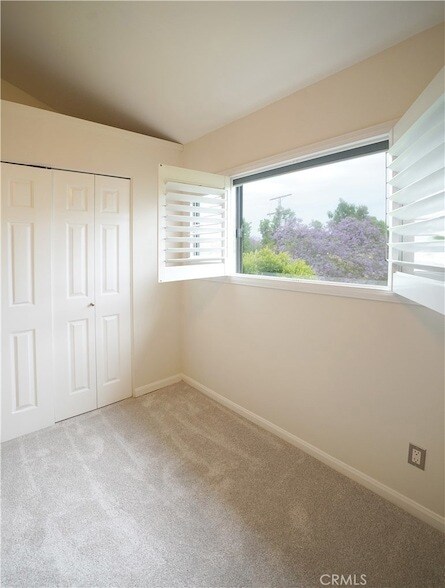 Building Photo - 14025 Riverside Dr