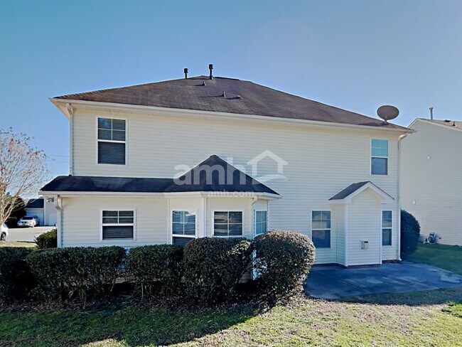 Building Photo - 104 Farms Springs Drive