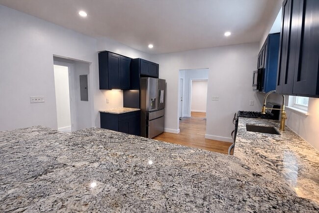 Building Photo - 29 Catherine St