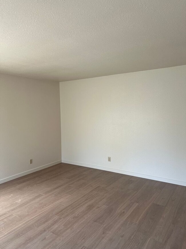 Building Photo - BEAUTIFUL 4 BEDROOM W/POOL IN FAIR OAKS!!