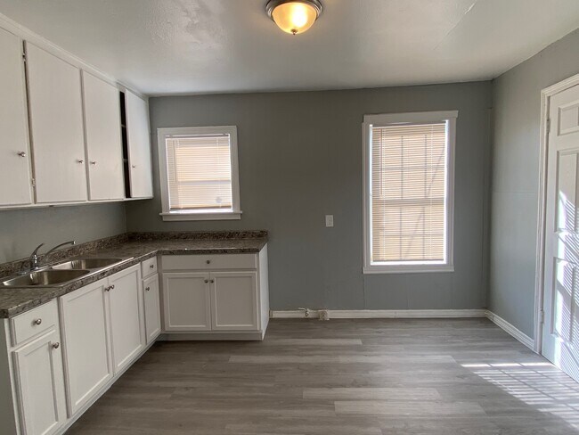 Building Photo - 1326 NW 100th St