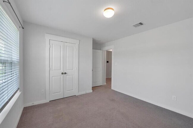 Building Photo - 31415 Stone Ridge Forest Dr