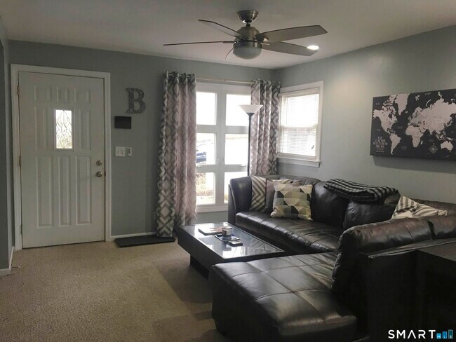 Building Photo - 25 Rena Pl