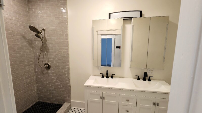 Building Photo - 3536 W 60th St