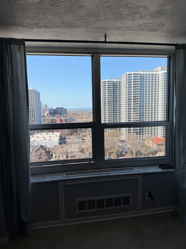 Building Photo - 720 W Gordon Terrace